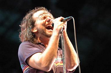Frontman Pearl Jam píše sólovku